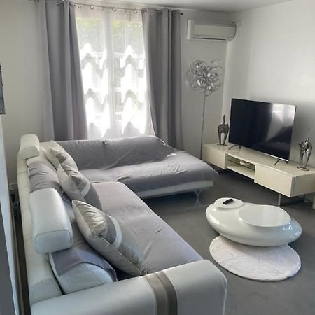 Charmant T2 Meuble Proche Chu Bellepierre Σαιν-Ντενί Εξωτερικό φωτογραφία